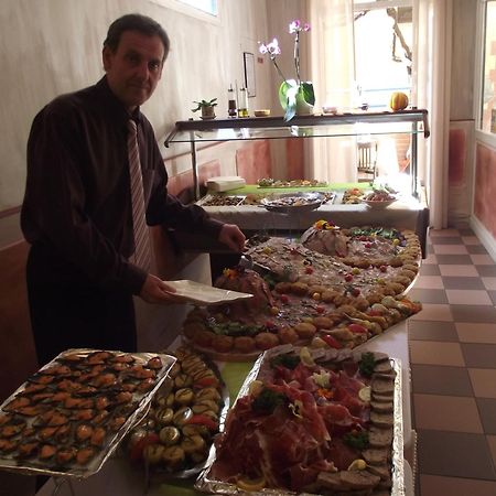 טוייר Hotel Restaurant Cortie מראה חיצוני תמונה